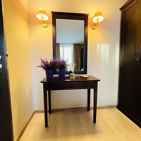 A206 In Royal Apartmán